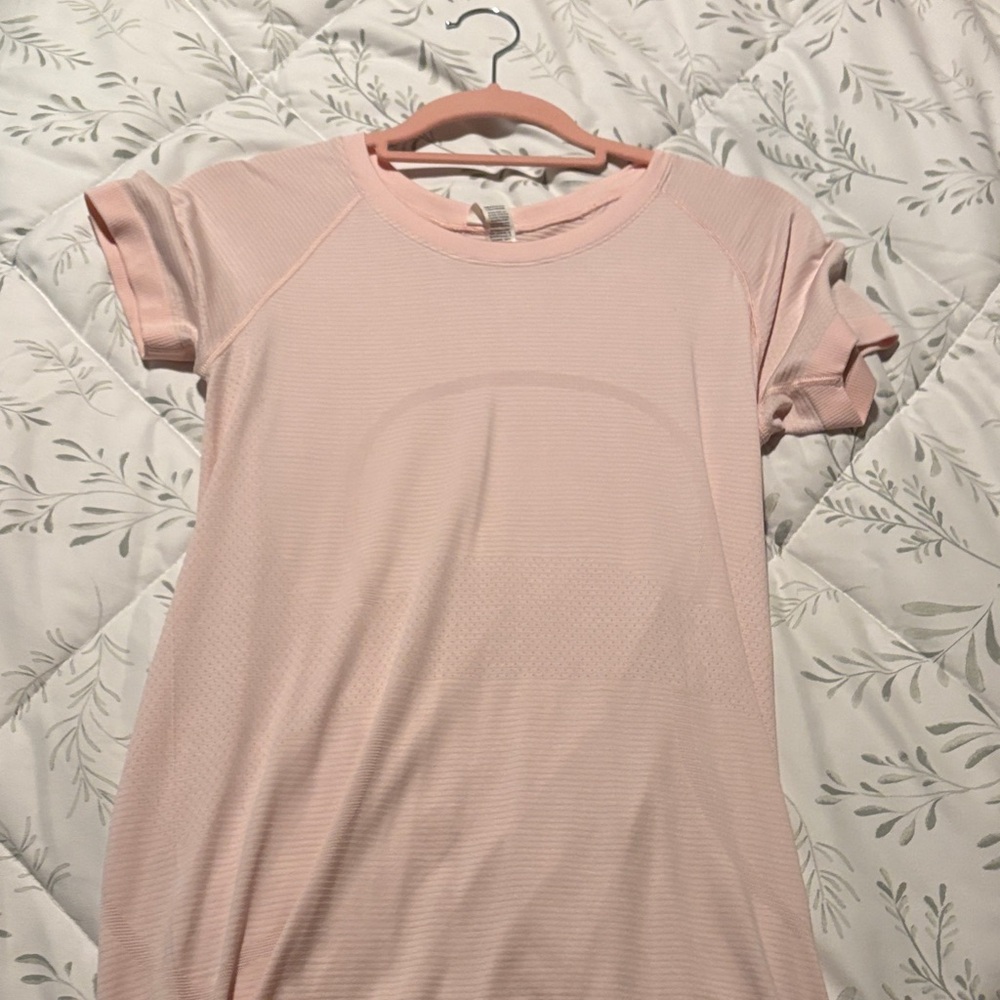 LULULEMON RARE strawberry milkshake swiftly tech 8